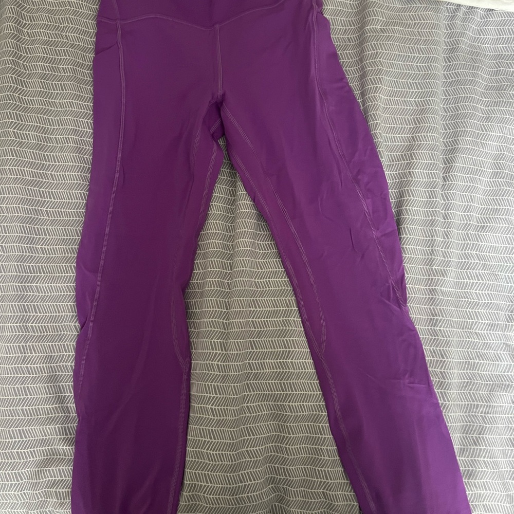 Lululemon purple align with pockets leggings 25 in. Size 6 EUC